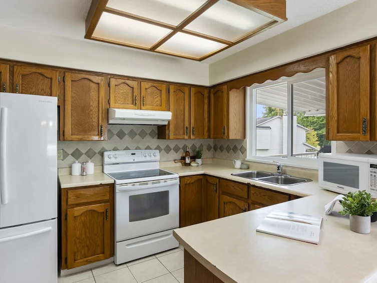 15252 97 Avenue, Surrey, BC, V3R 8P9 - 11