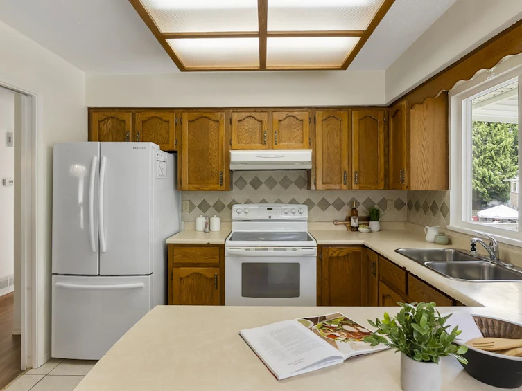 15252 97 Avenue, Surrey, BC, V3R 8P9 - 9