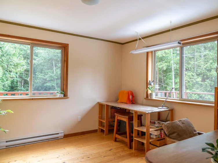 5574 Hooson Road, Pender Island, BC, V0N 2M1 - 13