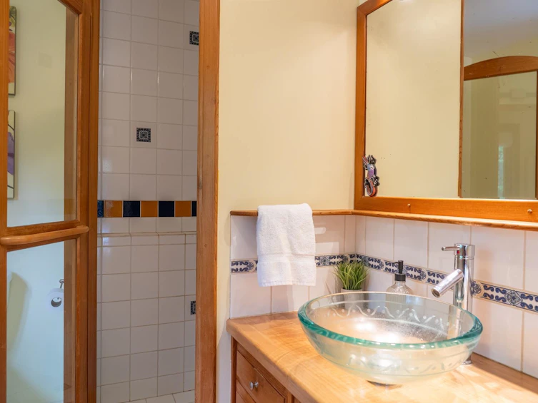 5574 Hooson Road, Pender Island, BC, V0N 2M1 - 18