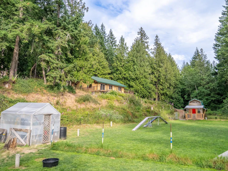 5574 Hooson Road, Pender Island, BC, V0N 2M1 - 33