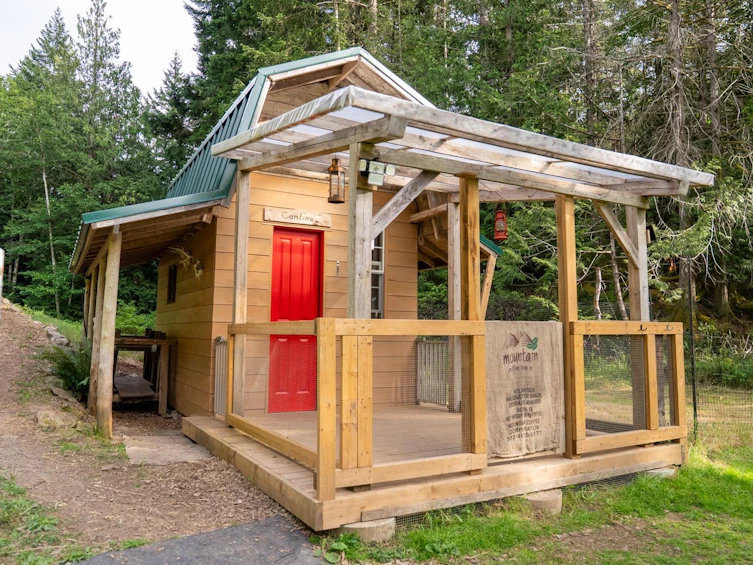 5574 Hooson Road, Pender Island, BC, V0N 2M1 - 26