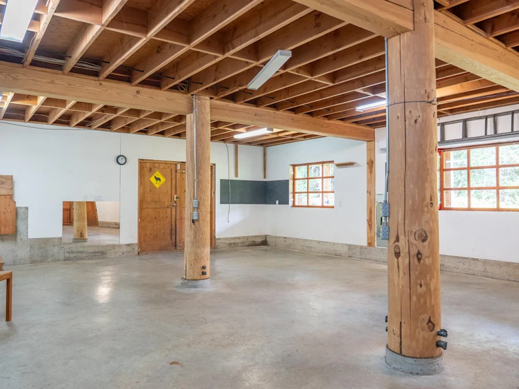 5574 Hooson Road, Pender Island, BC, V0N 2M1 - 23