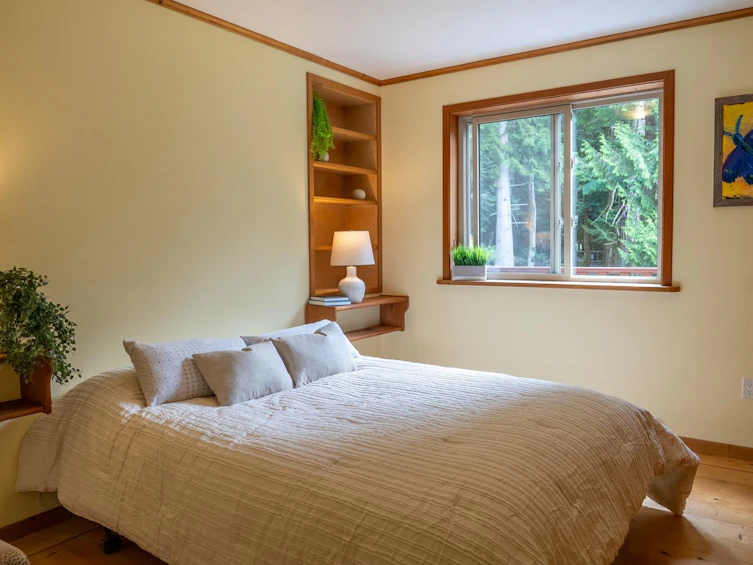 5574 Hooson Road, Pender Island, BC, V0N 2M1 - 11