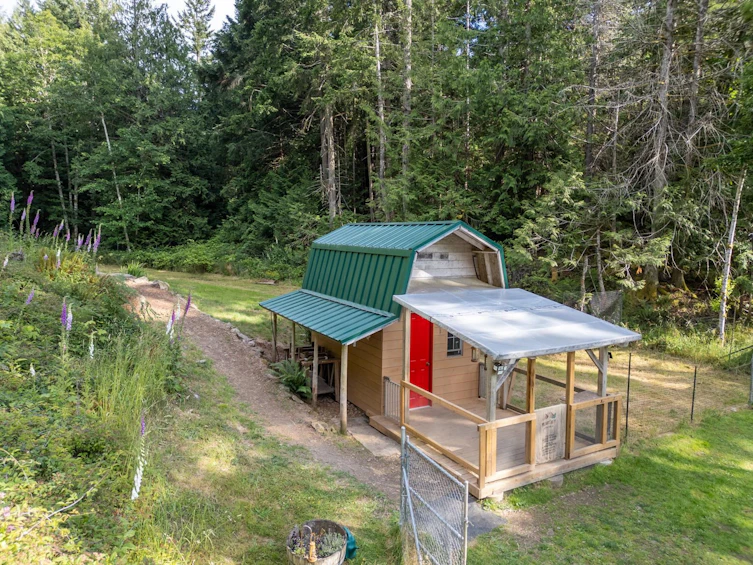 5574 Hooson Road, Pender Island, BC, V0N 2M1 - 25