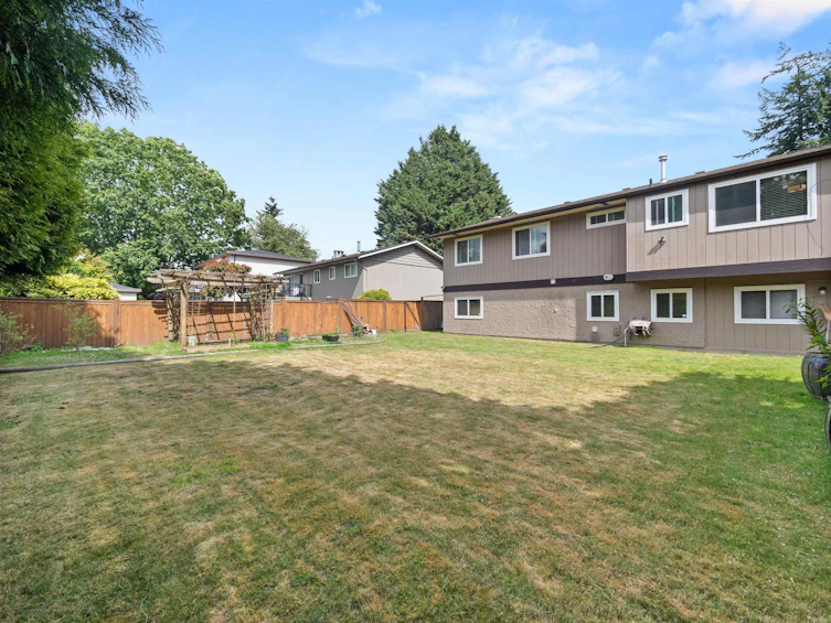 10733 Dunlop Road, Delta, BC, V4C 2M7 - 32