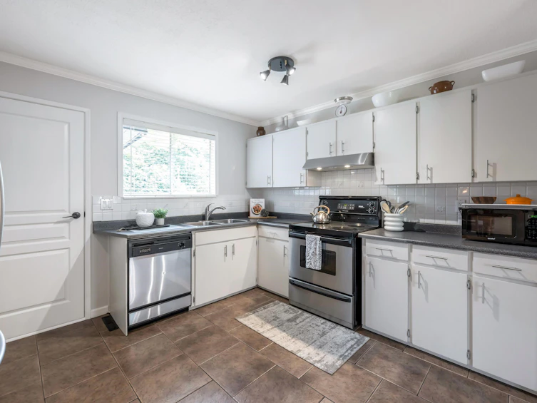11344 86a Avenue, Delta, BC, V4C 2Y8 - 12