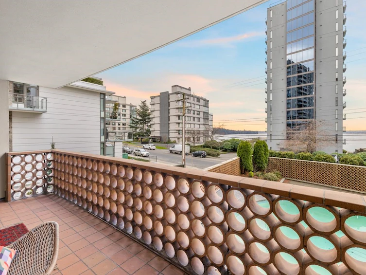 101-2135 Argyle Avenue, West Vancouver, BC, V7V 1A5 - 23