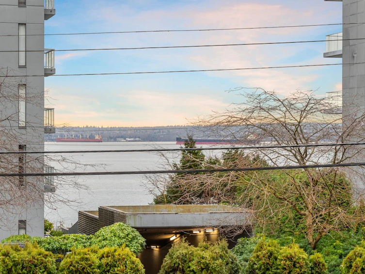 101-2135 Argyle Avenue, West Vancouver, BC, V7V 1A5 - 25