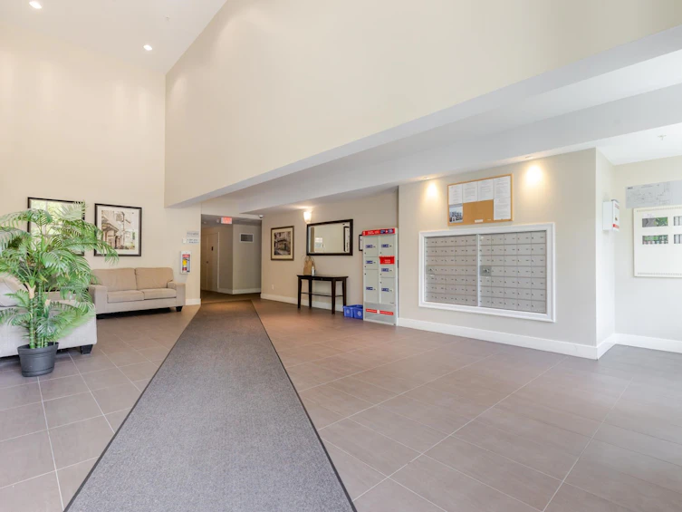 304-6480 195a Street, Surrey, BC, V4N 6P1 - 4