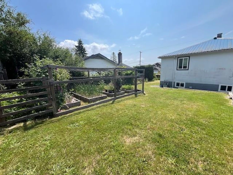 732 Hillcrest Road, Gibsons, BC, V0N 1V9 - 4