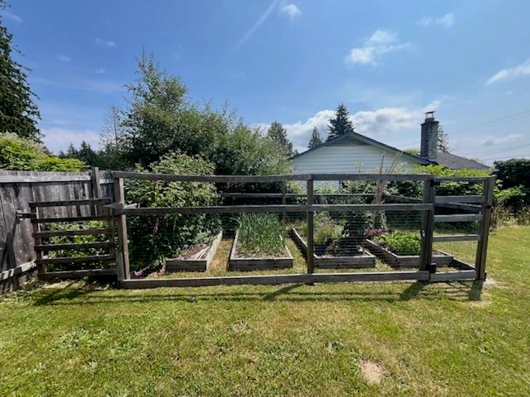 732 Hillcrest Road, Gibsons, BC, V0N 1V9 - 2
