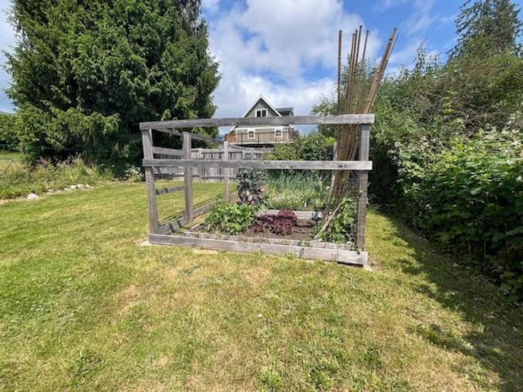 732 Hillcrest Road, Gibsons, BC, V0N 1V9 - 3