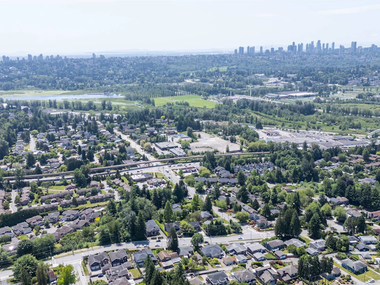 7149 Broadway, Burnaby, BC, V5A 1R7 - 5