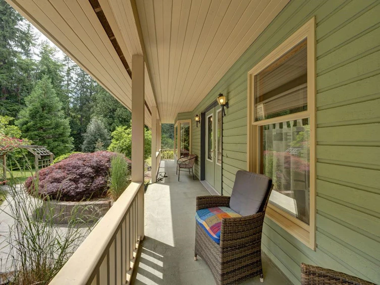 1317 Lockyer Road, Roberts Creek, BC, V0N 2W1 - 2