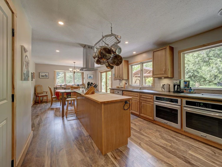 1317 Lockyer Road, Roberts Creek, BC, V0N 2W1 - 6