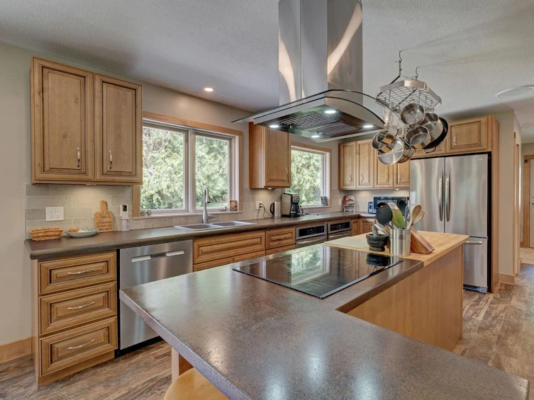 1317 Lockyer Road, Roberts Creek, BC, V0N 2W1 - 9
