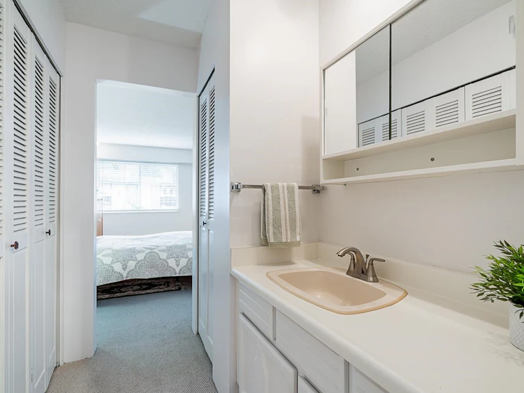301-141 E 18th Street, North Vancouver, BC, V7L 2X3 - 16
