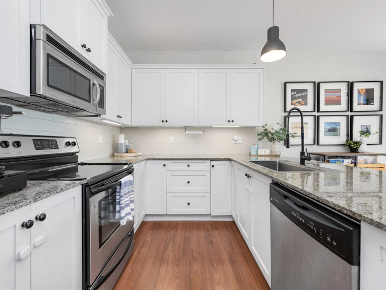 408-17712 57a Avenue, Surrey, BC, V3S 1J1 - 4