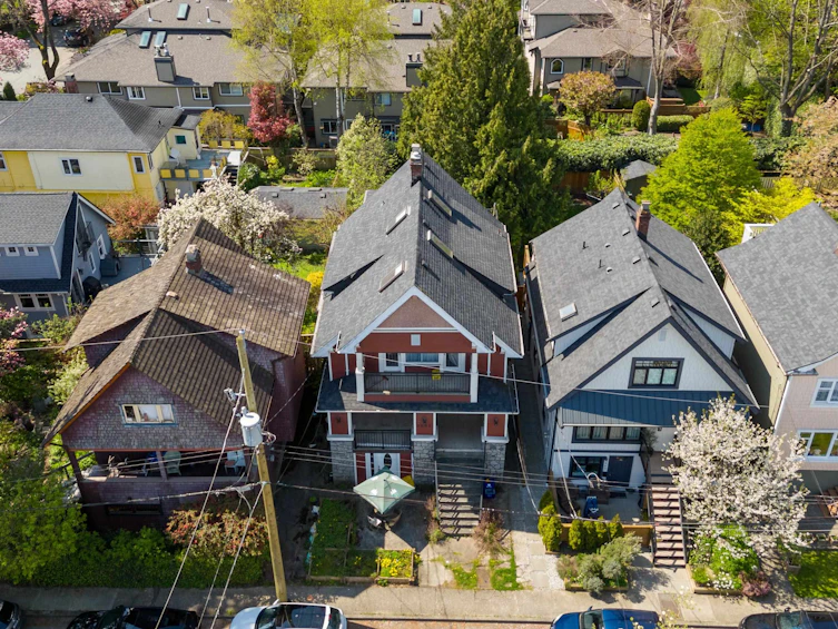 3895 Quebec Street, Vancouver, BC, V5V 3K7 - 4