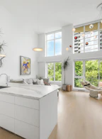 307 29 Smithe Mews