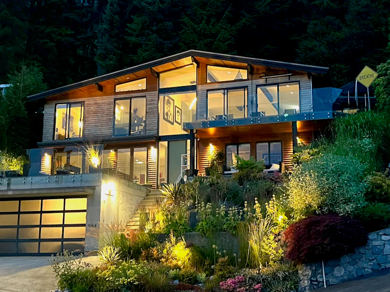 5164 Madeira Court, North Vancouver BC V7R 3K6