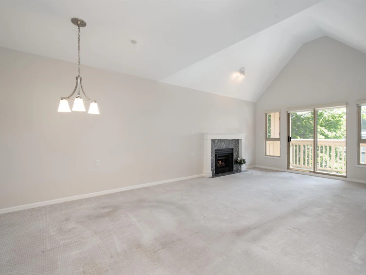 309-843 22nd Street, West Vancouver, BC, V7V 4C1 - 2