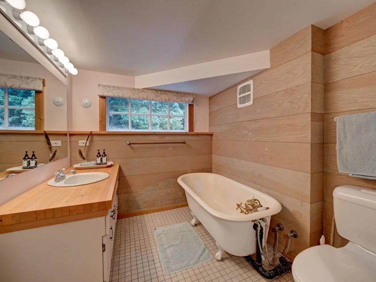 1028 Blackburn Road, Roberts Creek, BC, V0N 2W4 - 15