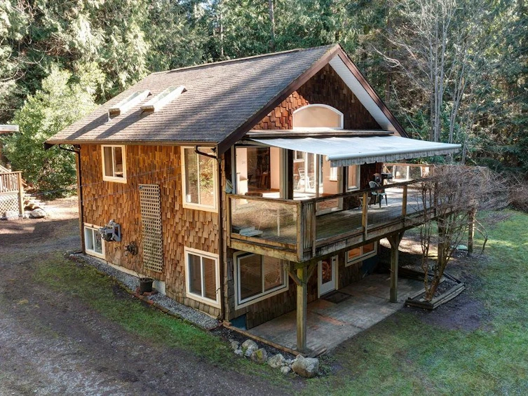 1028 Blackburn Road, Roberts Creek, BC, V0N 2W4 - 3