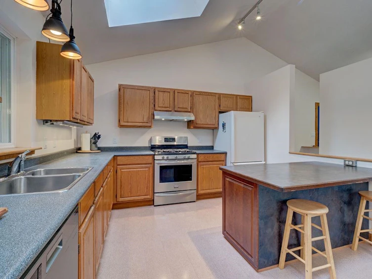 1028 Blackburn Road, Roberts Creek, BC, V0N 2W4 - 8