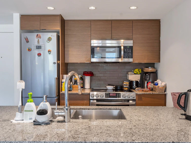 704-135 E 17th Street, North Vancouver, BC, V7L 0C4 - 6