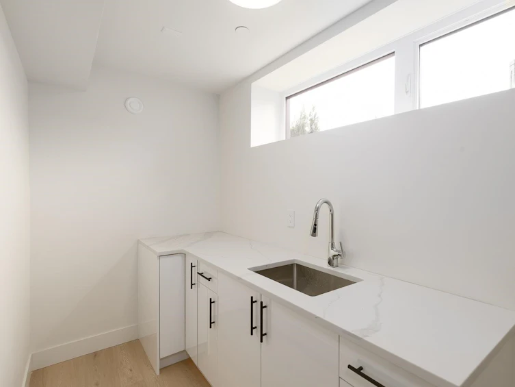 1-2658 Dundas Street, Vancouver, BC, V5K 1P9 - 24