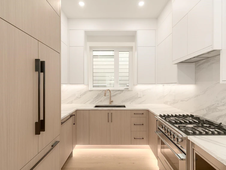 1-2658 Dundas Street, Vancouver, BC, V5K 1P9 - 8