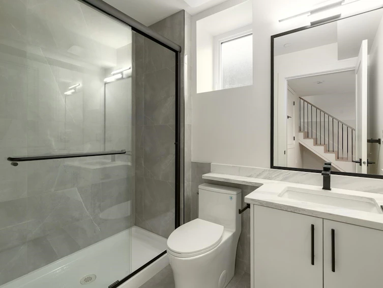 1-2658 Dundas Street, Vancouver, BC, V5K 1P9 - 25
