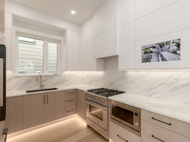 1-2658 Dundas Street, Vancouver, BC, V5K 1P9 - 9