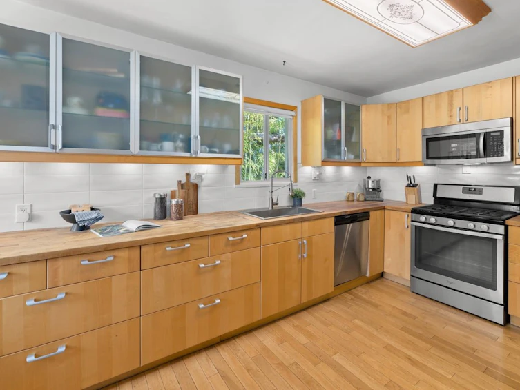 2506 Triumph Street, Vancouver, BC, V5K 1S8 - 11