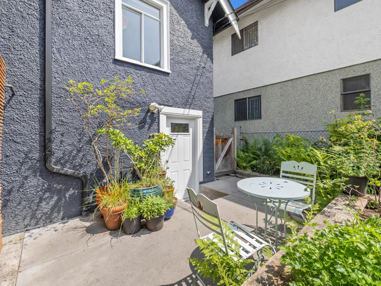 2506 Triumph Street, Vancouver, BC, V5K 1S8 - 25