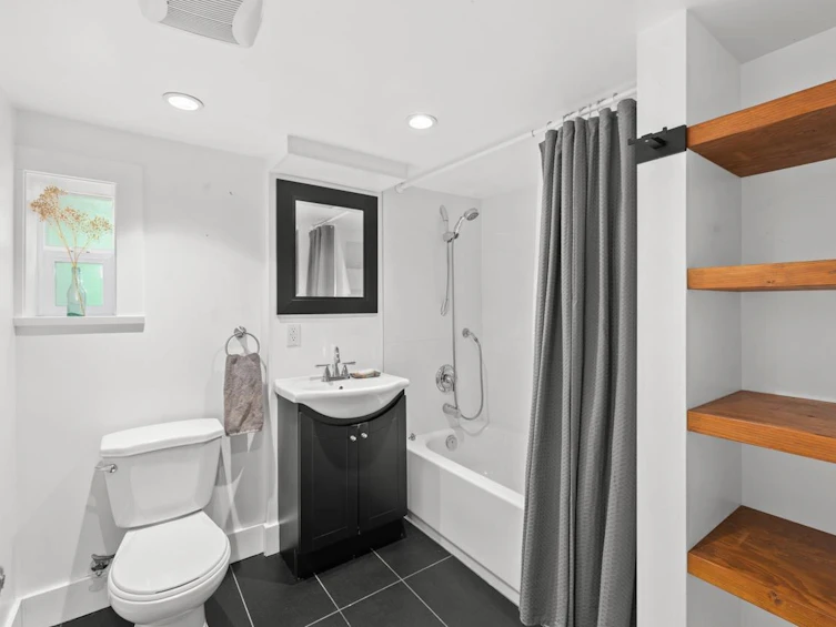2506 Triumph Street, Vancouver, BC, V5K 1S8 - 30