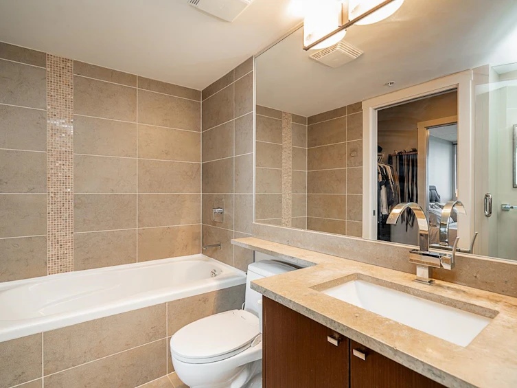 2605-2978 Glen Drive, Coquitlam, BC, V3B 0C3 - 13