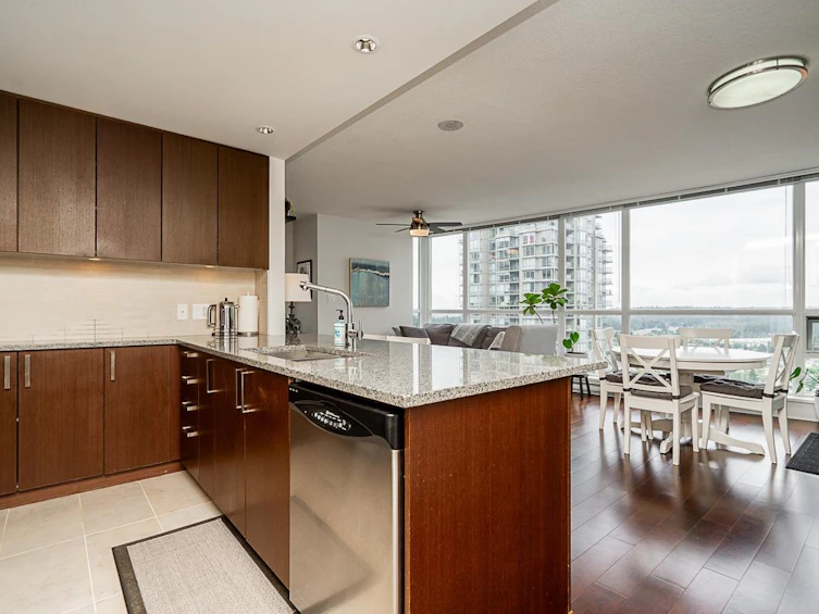 2605-2978 Glen Drive, Coquitlam, BC, V3B 0C3 - 3