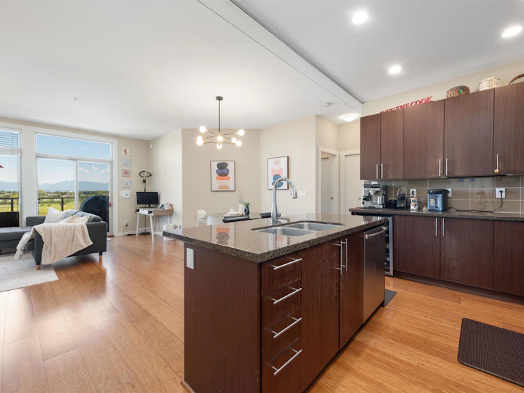 410-6233 London Road, Richmond, BC, V7E 3S3 - 8