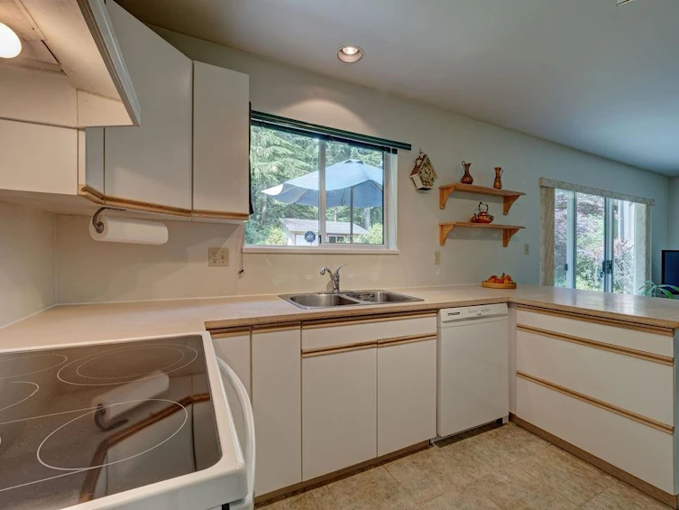 593 Oceanview Drive, Gibsons, BC, V0N 1V5 - 24