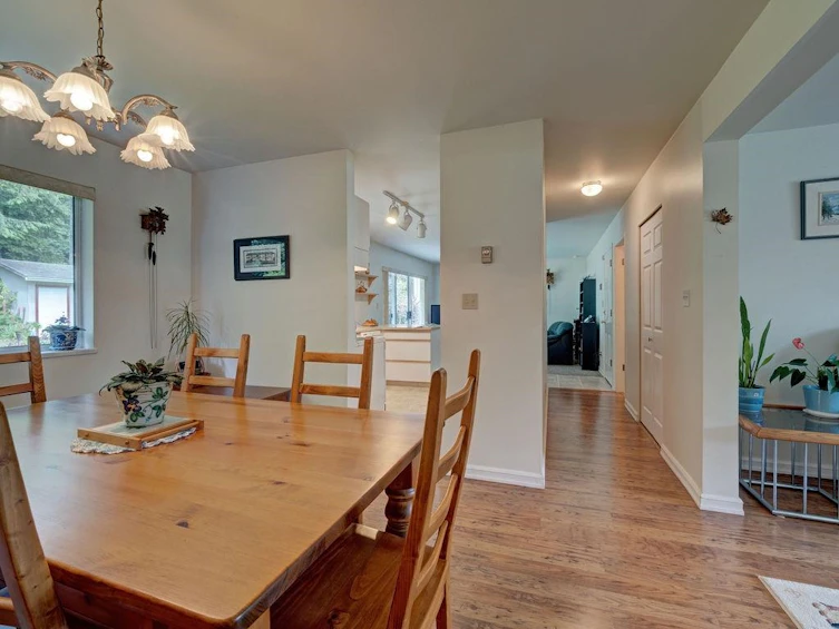 593 Oceanview Drive, Gibsons, BC, V0N 1V5 - 23
