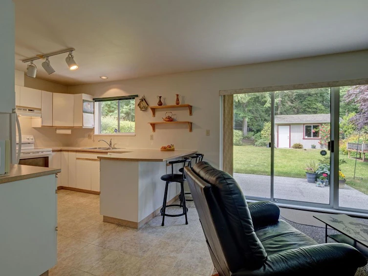 593 Oceanview Drive, Gibsons, BC, V0N 1V5 - 31