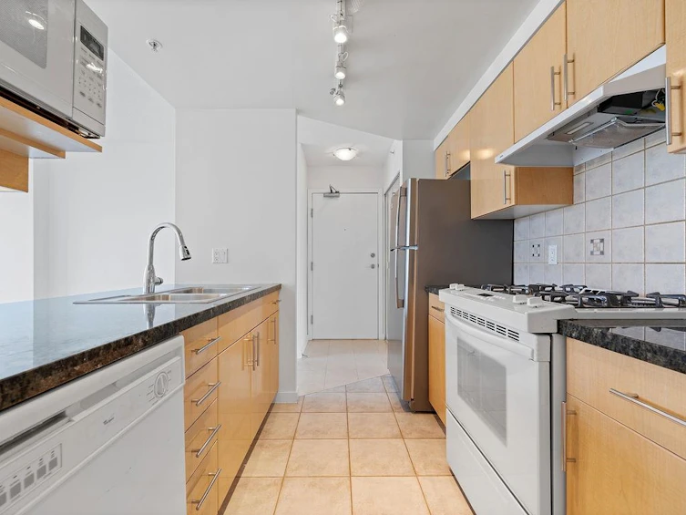2705-193 Aquarius Mews, Vancouver, BC, V6Z 2Z2 - 10