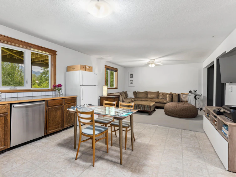 1553 Fraser Road, Pemberton, BC, V0N 2L0 - 21