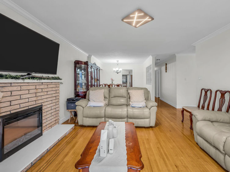 1237 E 64th Avenue, Vancouver, BC, V5X 2N8 - 4