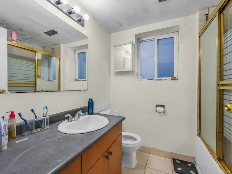 1237 E 64th Avenue, Vancouver, BC, V5X 2N8 - 33