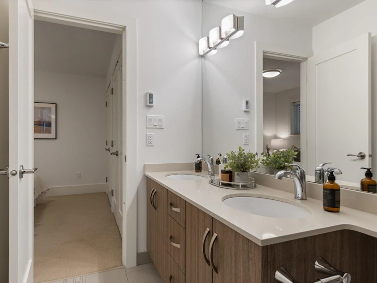 1963 W 13th Avenue, Vancouver, BC, V6J 2H5 - 11