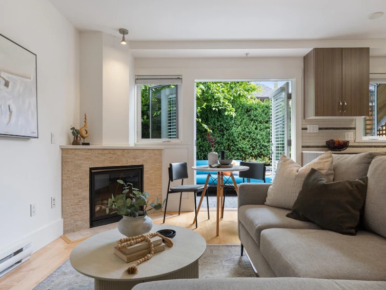 1963 W 13th Avenue, Vancouver, BC, V6J 2H5 - 2
